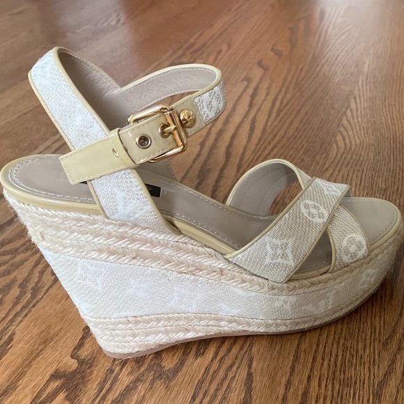 LOUIS VUITTON Canvas Monogram Nil Espadrille Wedge Sandals 38.5 Beige - Picture 1 of 9